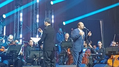 «سمراء وبعيون كحيلة» تشعل حفل علي الحجار بنقابة الصحفيين