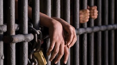 بأسلوب المفتاح المصطنع.. القابض على سارق المساكن والمتاجر بالقليوبية