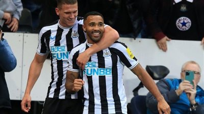 نيوكاسل يواجه برينتفورد في الدوري الإنجليزي.. الليلة