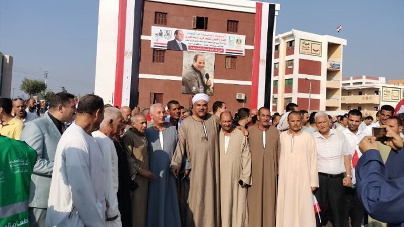 اهالي بني سويف يستقبلون الرئيس السيسي