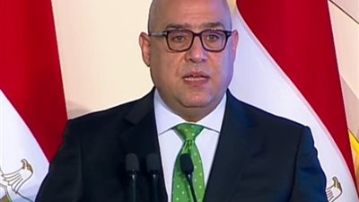 وزير الإسكان يتابع معدلات تنفيذ محور عمرو بن العاص لربط شمال وجنوب الجيزة