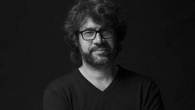 المخرج عمر هلال يعتذر للصحفيين: «كنت بهزر بعشم»