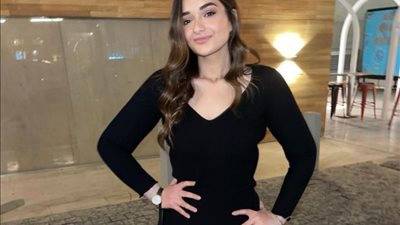 تنصيب ملك زاهر سفيرة للمبادرة المصرية لمحو أمية لغة الإشارة