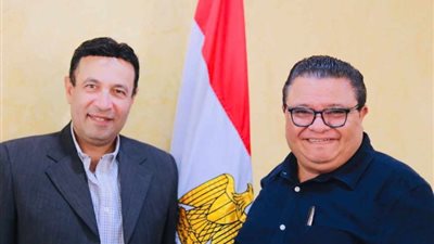 خالد جلال وأحمد الشافعي يناقشان خطة البيت الفنى للفنون الشعبية