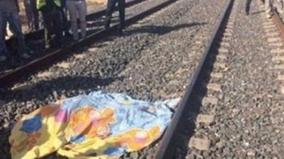 «أثناء عبورها شريط السكة الحديد».. مصرع فتاة أسفل عجلات القطار بالبحيرة