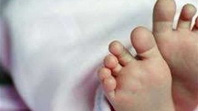 «بعد جرعة مخدرة».. أب يقتل ابنته الرضيعة بالأقصر