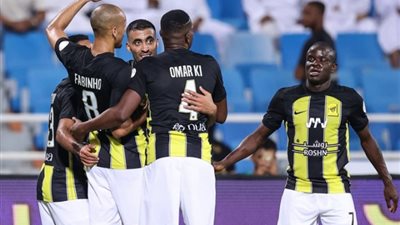 في غياب بنزيما..الاتحاد يقلب الطاولة على الفتح بثنائية ويتصدر الترتيب