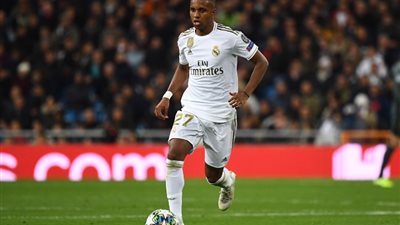 نجم ريال مدريد يشعر بالقلق بسبب غيابه عن التهديف