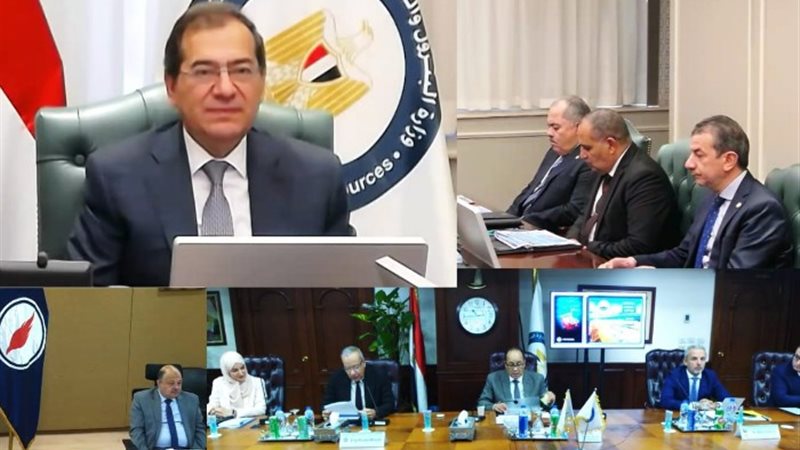 م. طارق الملا اثناء اعتماد نتائج الأعمال