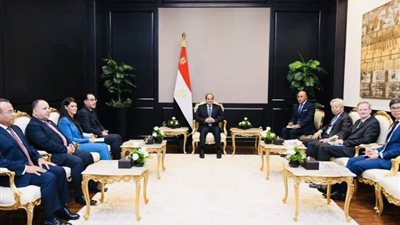 السيسي يستقبل رئيس مجلس إدارة البنك الآسيوي