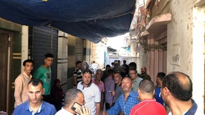 توافد عدد كبير من المواطنين بكفر الشيخ لتحرير توكيلات للرئيس السيسي (صور)