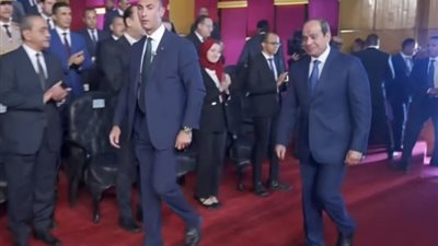 الرئيس السيسي يلتقي عددا من رؤساء وممثلي اتحادات طلاب الجامعات