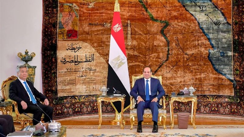 الرئيس و الوفد الصيني