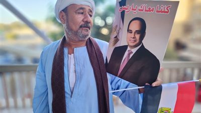 الشهر العقاري يستقبل مئات المواطنين لعمل توكيلات للرئيس السيسي