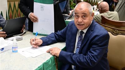 أعضاء مجلس النواب يوقعون على تزكية المترشحين لانتخابات الرئاسة