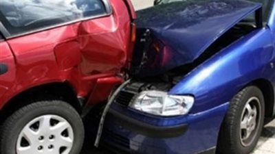 بسبب السرعة.. مصرع شخصين وإصابة 7 في تصادم سيارتين بالمنيا