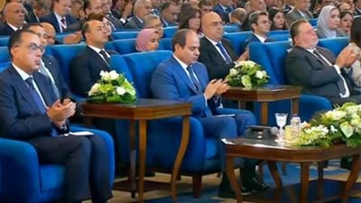 الرئيس السيسي: التحرك إلى الأمام يحتاج إلى استقرار أمني وسياسي