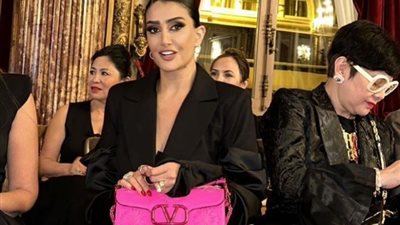بالصور.. غادة عبد الرازق تُشارك بأسبوع الموضة في باريس