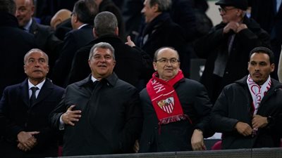 كواليس بيانات برشلونة وإشبيلية..صدام «لابورتا وكاسترو»