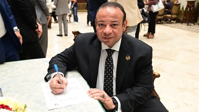 النائب محمد لبيب
