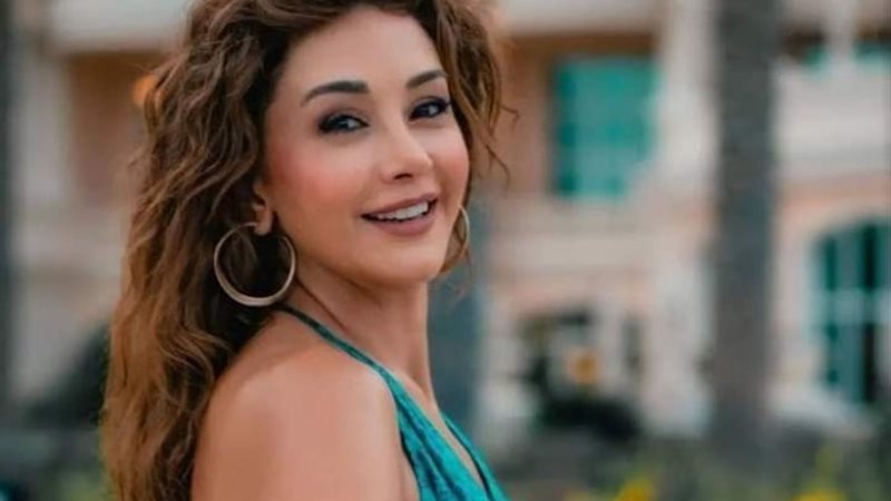 الفنانة السورية كاريس بشار