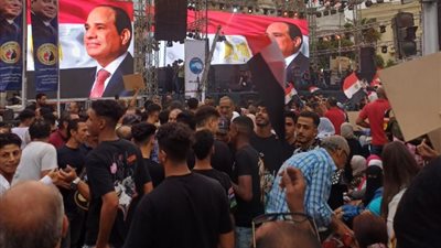 الرئيس السيسي للشعب من ميدان الكوربة: بيكم مفيش أي مشكلة.. تحيا مصر