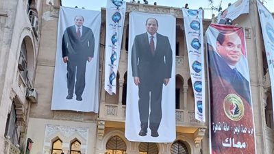 بالصور.. الرئيس السيسي يزين مباني مصر الجديدة في احتفالات نصر أكتوبر