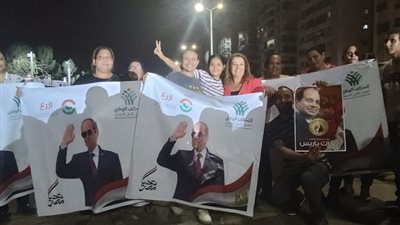 الآلاف ينضمون للاحتفال بذكرى أكتوبر ودعم الرئيس في الفسطاط