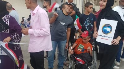 ذوو الاحتياجات الخاصة في مقدمة صفوف الاحتفالات بانتصارات أكتوبر