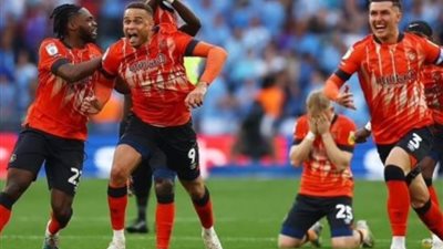 لوتون يلتقي بيرنلي في مباراة مؤجلة من الدوري الإنجليزي