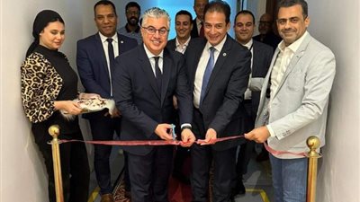 افتتاح أول مصنع لإنتاج إكسسوارات الهواتف في اقتصادية قناة السويس