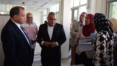 رئيس جامعة بني سويف الأهلية يتفقد الحرام الجامعي مع بداية الدراسة