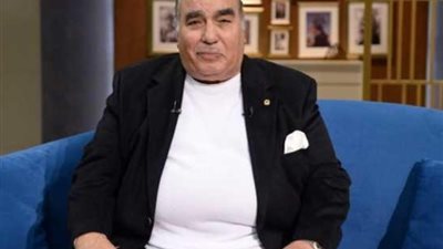 سيد صادق: عادل إمام مش حابب يتواصل مع حد