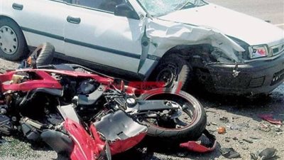 إصابة 3 أشخاص إثر حادث تصادم سيارة بموتسيكل بطريق طنطا