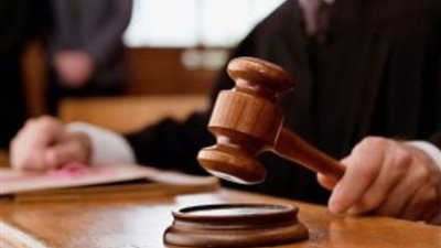 باستخدام صاعق كهربائي.. محاكمة المتهمين بقتل طبيب الساحل