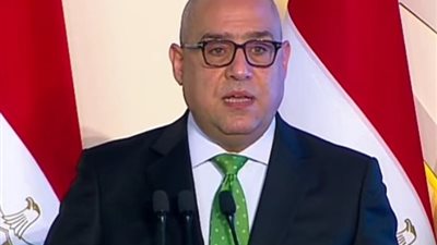 الجزار:لا تهاون في الالتزام بمواقيت الإنتهاء من تنفيذ المشروعات العمرانية