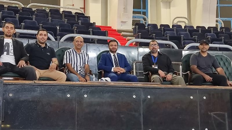 رئيس الاتحاد الإماراتي للتايكوندو خلال متابعة البطولة العرب