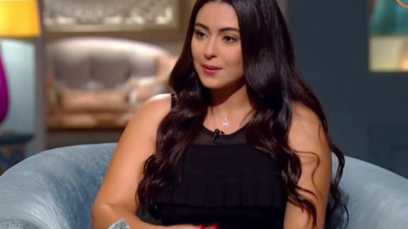 الفنانة نهى عابدين