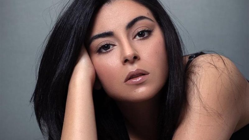 الفنانة نهى عابدين