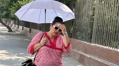 حرارة القاهرة تُلهب ساكنيها، والنيل المهرب الوحيد للمصريين