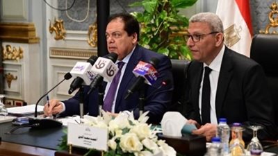 بدء اجتماع اللجنة الخاصة لدراسة برنامج الحكومة الجديدة بمجلس النواب