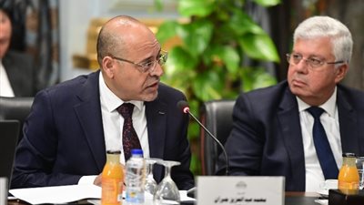 هل نحتاج وظائف جديدة؟ وزارة العمل تدرس أثر الذكاء الاصطناعي على الأسواق