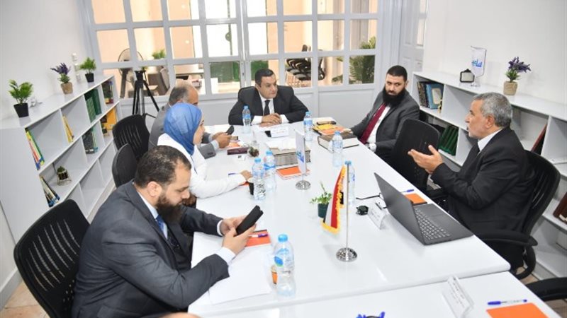 خلال الاجتماع