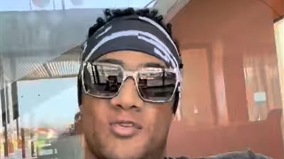 محمد رمضان يعتذر عن صفع شاب بالساحل، «مش رجولة مني» (فيديو)