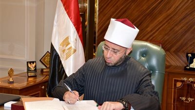 وزير الأوقاف يقرر صرف إعانة عاجلة لأسرة الإمام أو العامل المتوفى