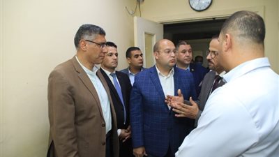 محافظ الجيزة يتفقد مستشفى البدرشين ويتعهد بتحسين خدماته