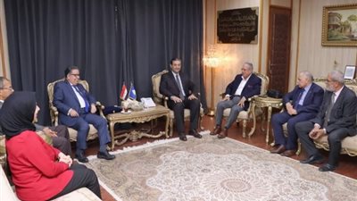 محافظ دمياط يناقش مع  أمناء جامعتي حورس والدلتا آليات التعاون المشترك