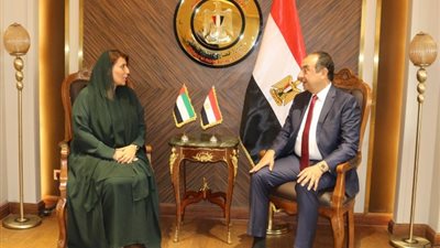 وزير قطاع الأعمال يستعرض الفرص الاستثمارية مع سفيرة الإمارات بالقاهرة