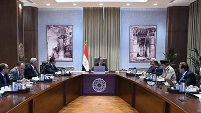 رئيس الوزراء يتابع الموقف التنفيذي لمشروع الاكتفاء الذاتي من مشتقات البلازما
