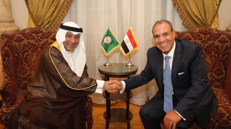 السفير بدر عبدالعاطي وجاسم محمد البديوي